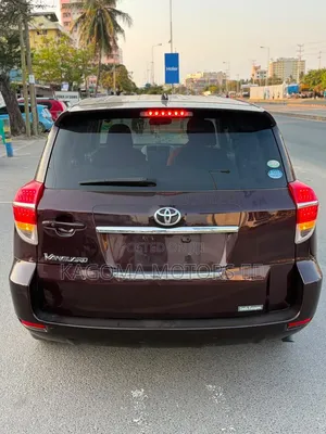 Toyota Vanguard 2010 Maroon