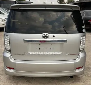 Toyota Corolla Rumion 2009 Silver