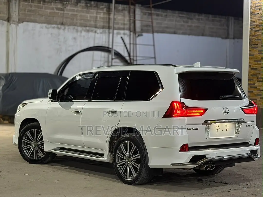 Lexus LX 2017 White