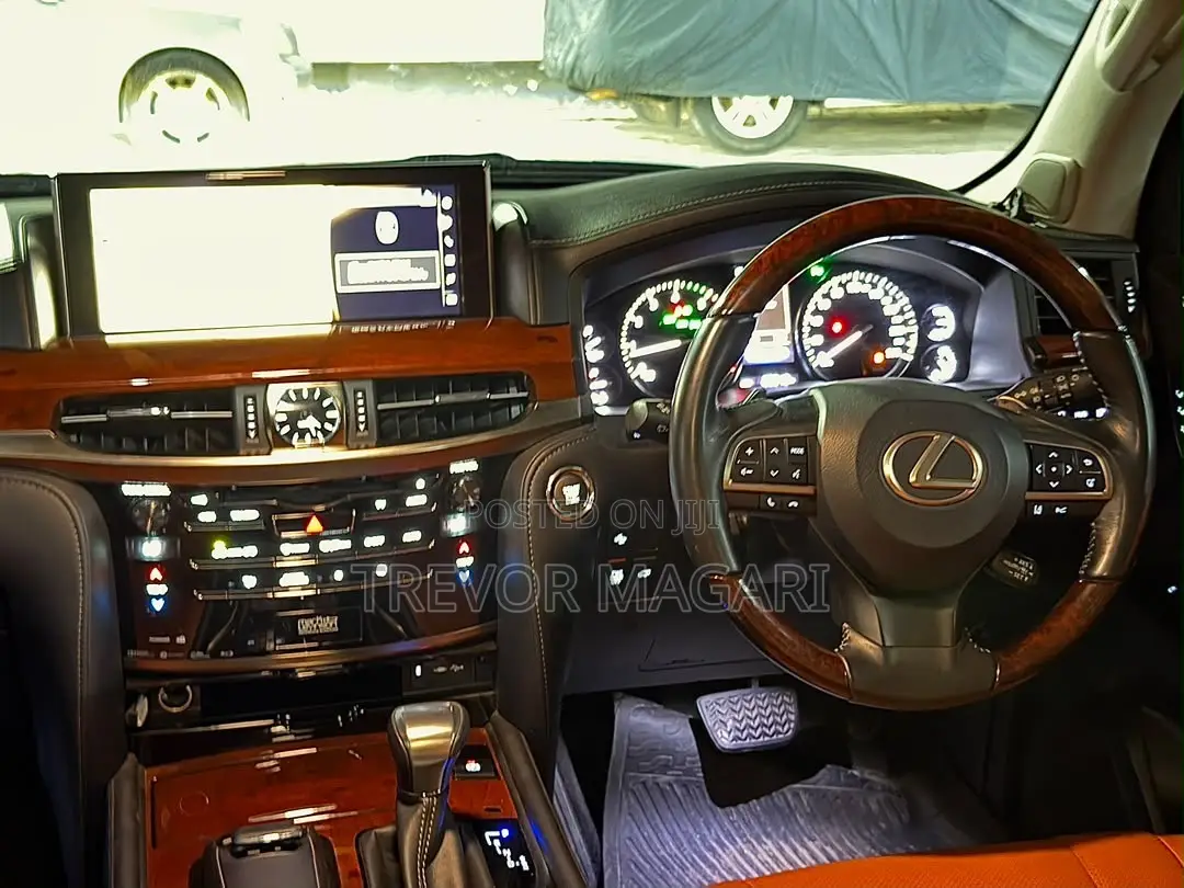 Lexus LX 2017 White