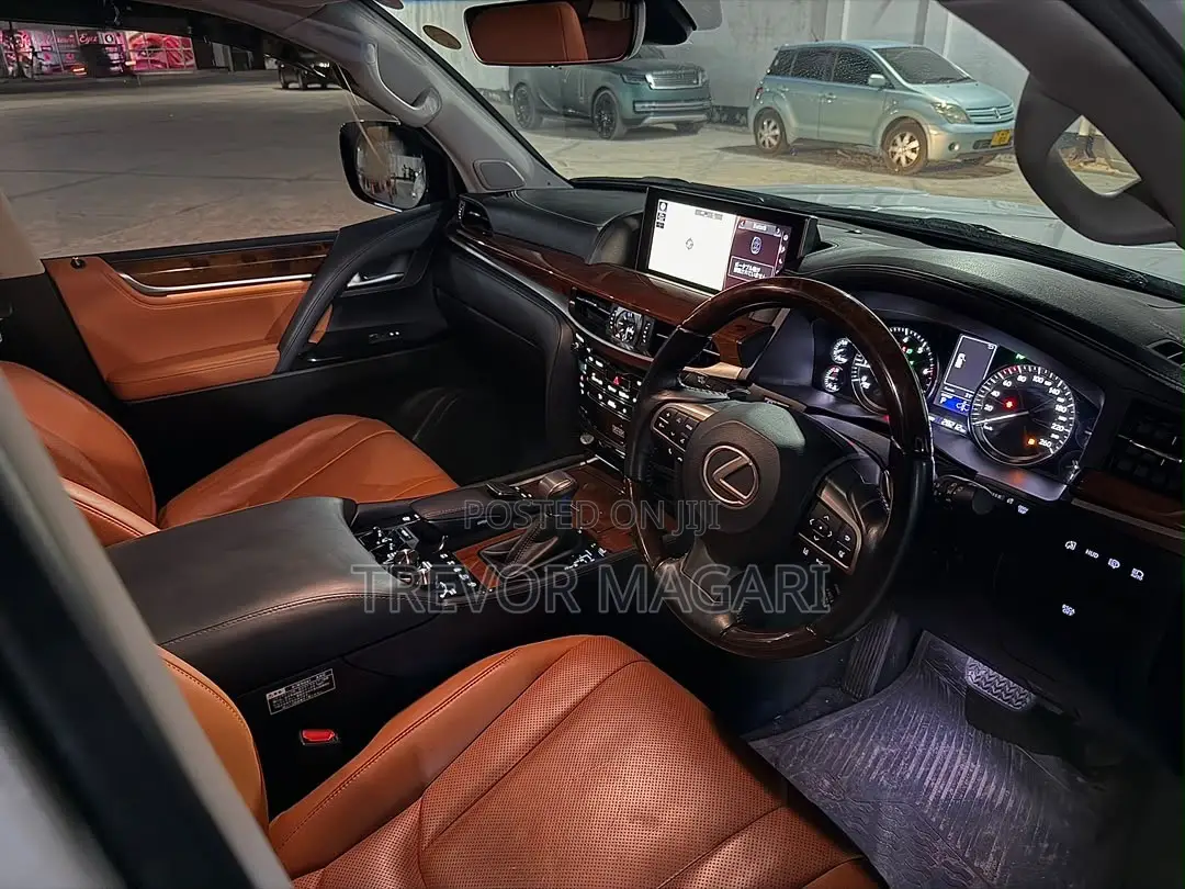 Lexus LX 2017 White
