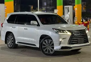 Lexus LX 2017 White