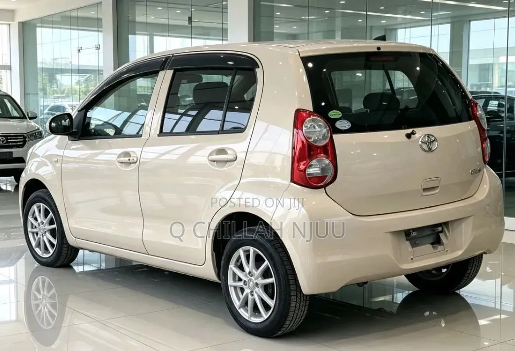 Toyota Passo 2012 Beige