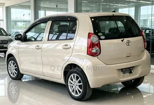 Toyota Passo 2012 Beige