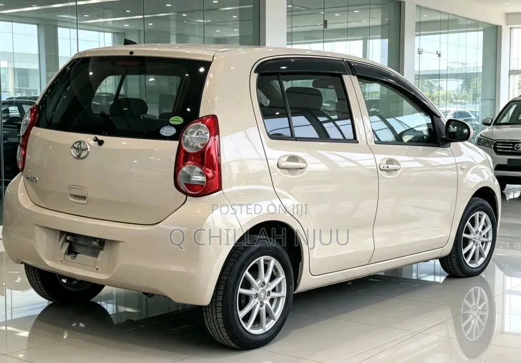 Toyota Passo 2012 Beige
