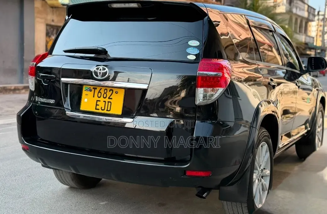 Toyota Vanguard 2010 Black