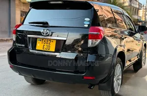 Toyota Vanguard 2010 Black