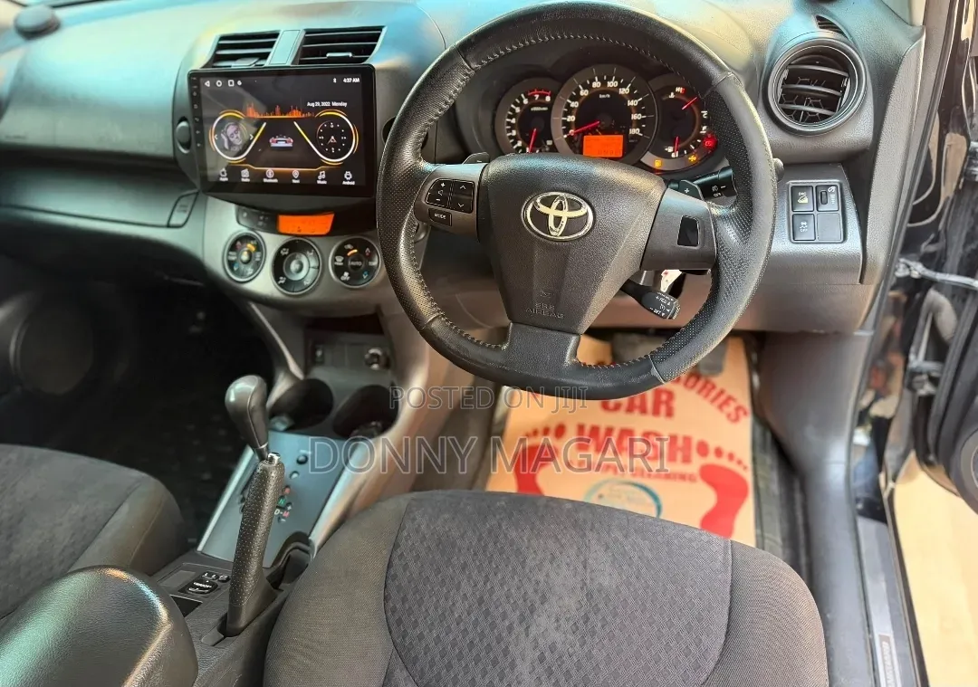 Toyota Vanguard 2010 Black
