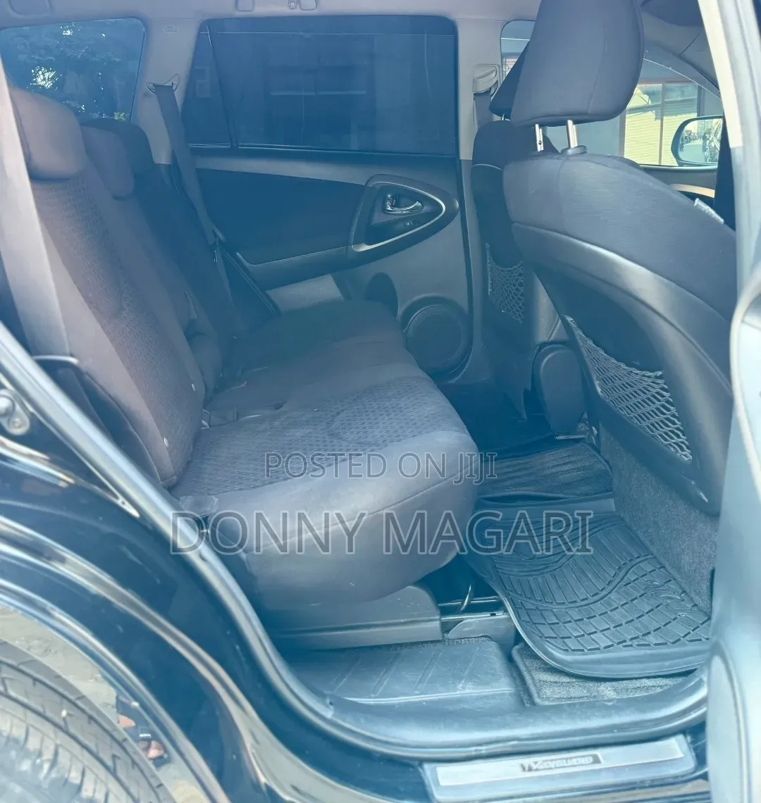 Toyota Vanguard 2010 Black
