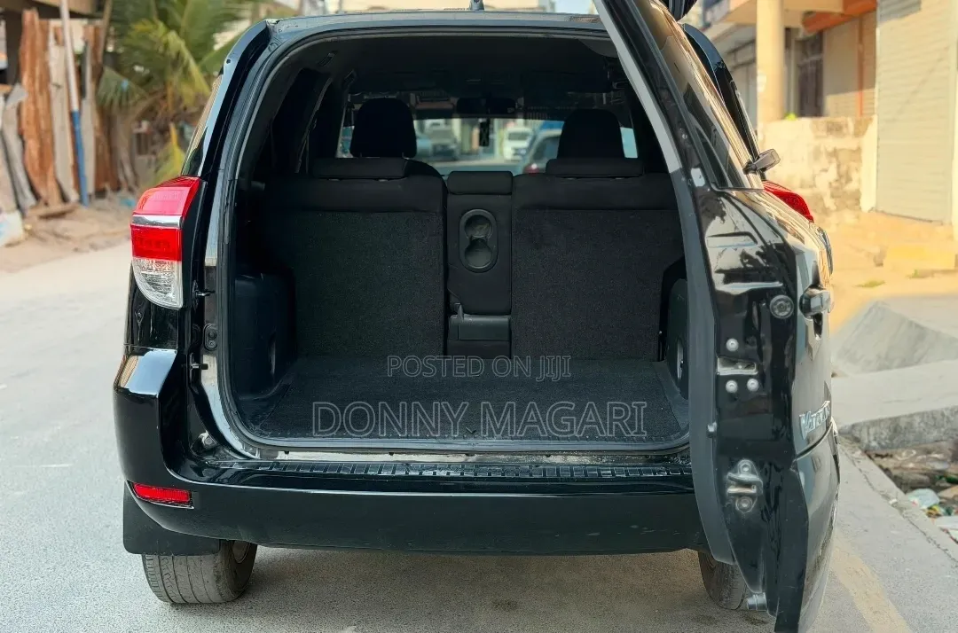 Toyota Vanguard 2010 Black