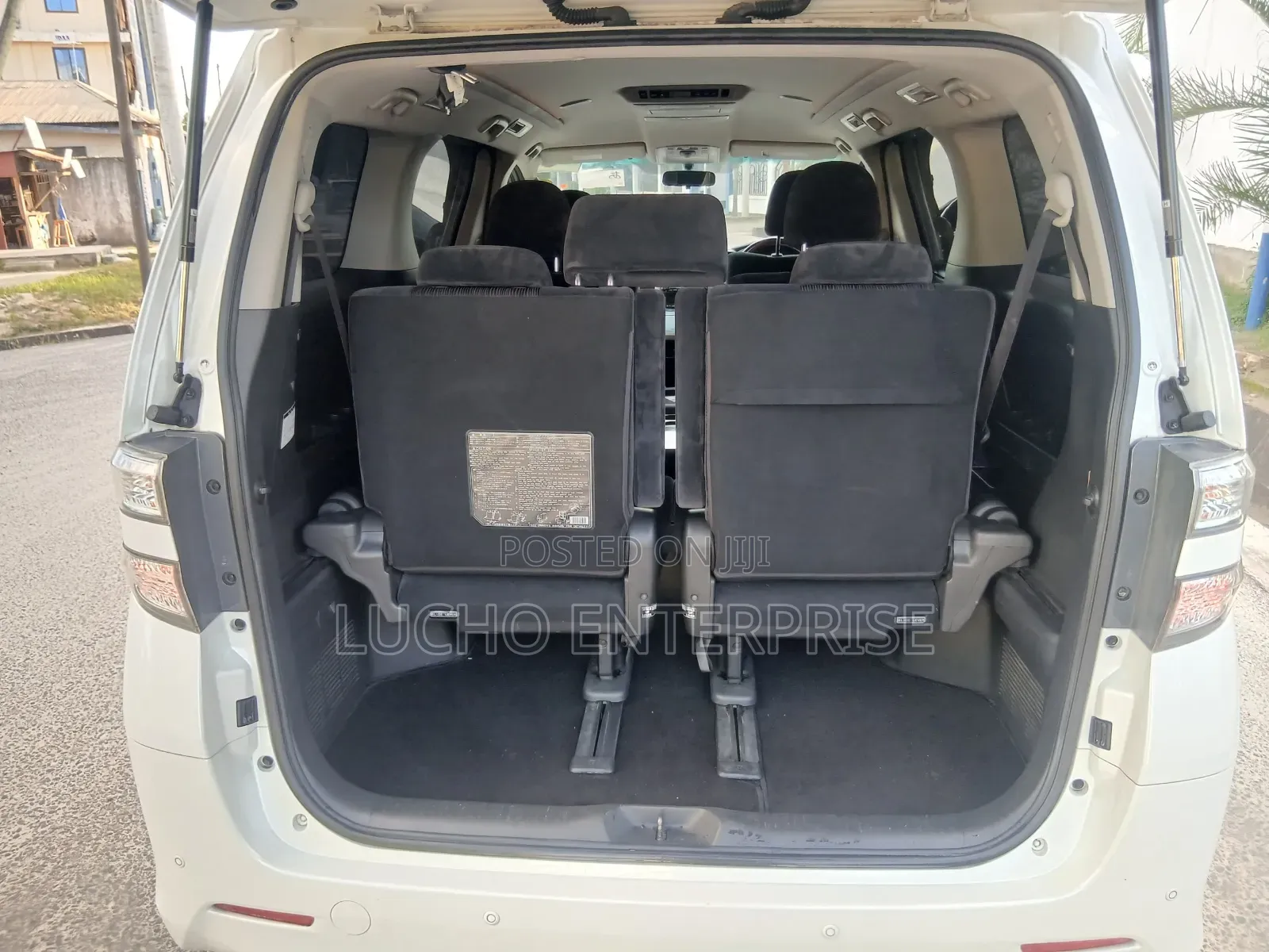 Toyota Vellfire 2010 White