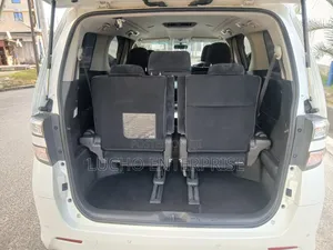Toyota Vellfire 2010 White