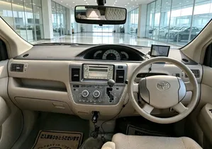 Toyota Raum 2008 White