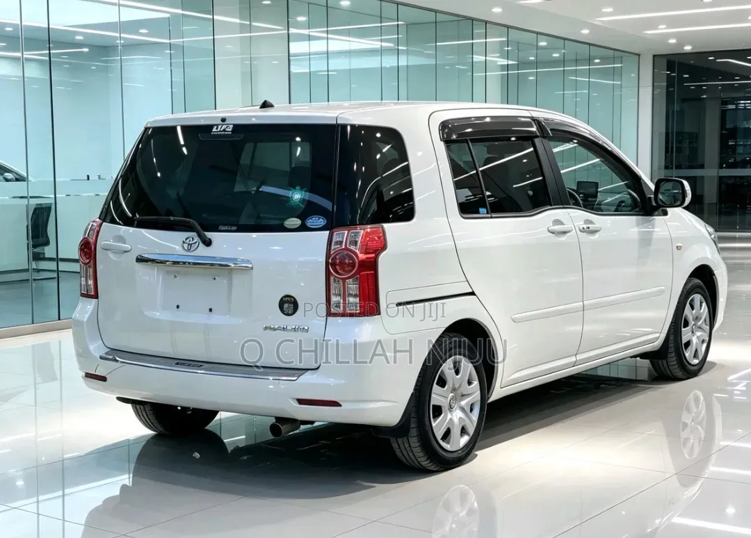 Toyota Raum 2008 White
