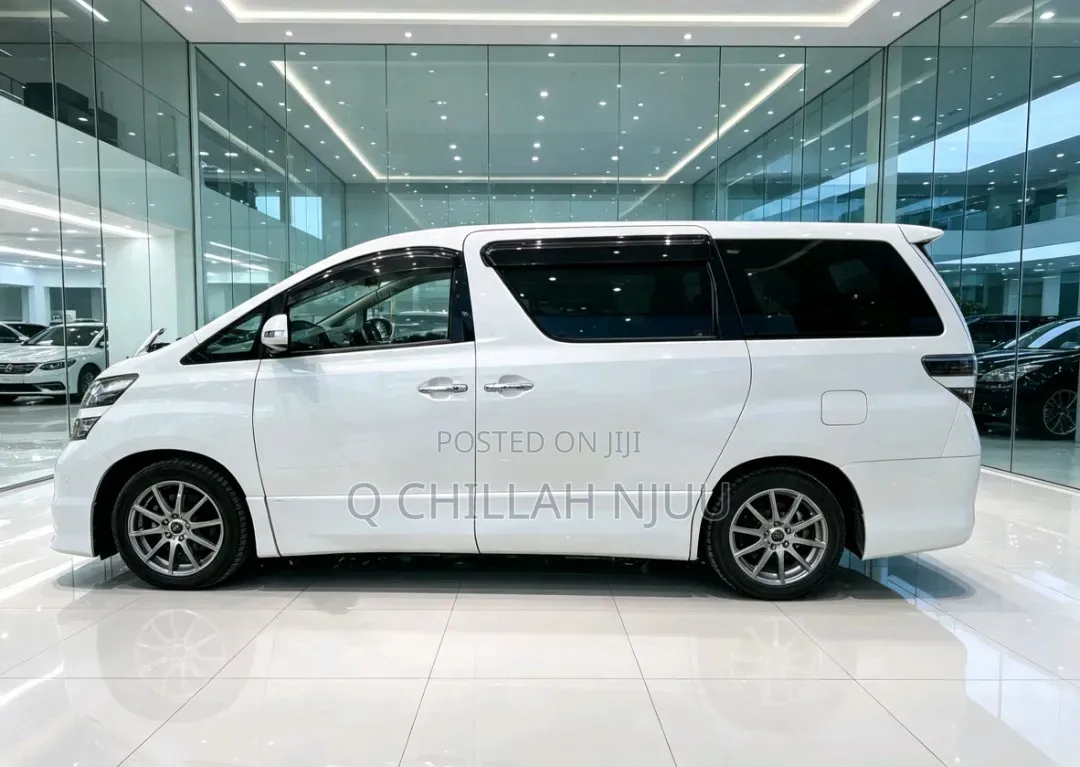 Toyota Alphard 2010 White