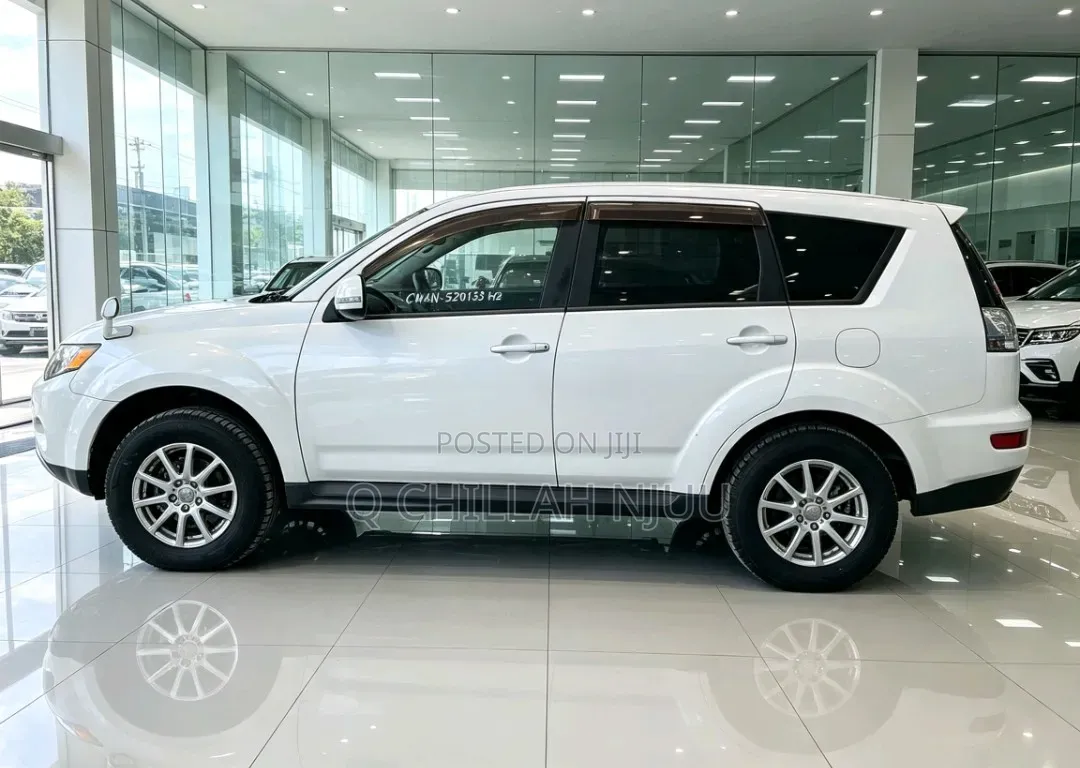 Mitsubishi Outlander 2010 White