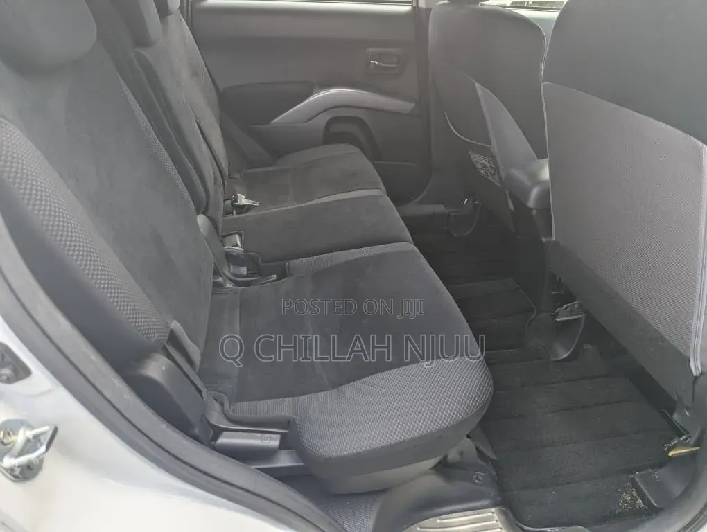 Mitsubishi Outlander 2010 White