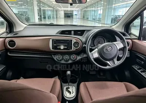 Toyota Vitz 2012 Ivory