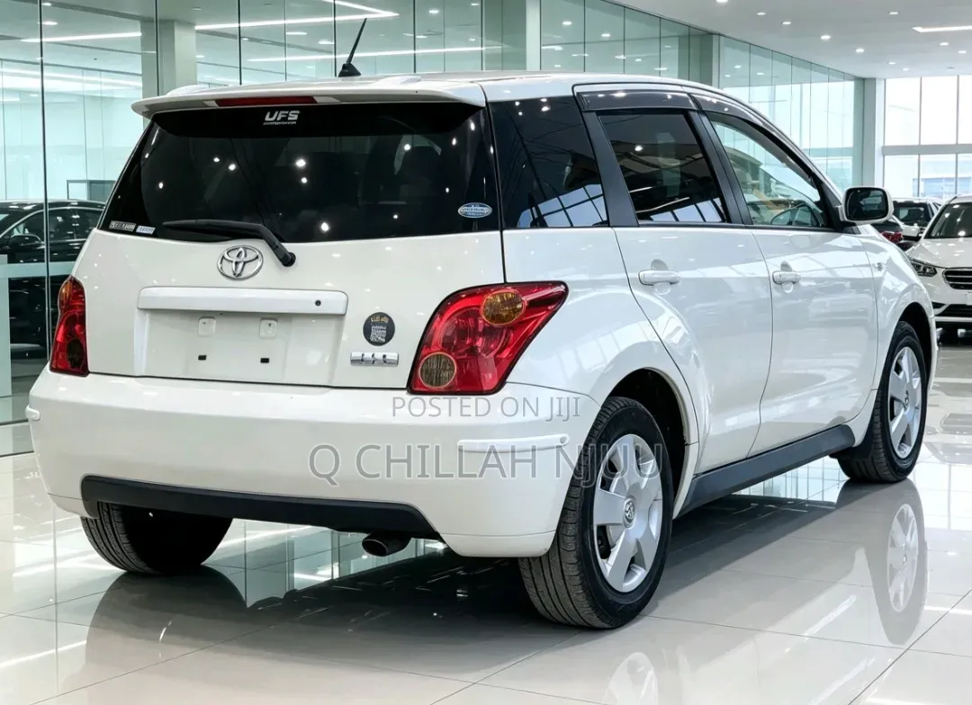 Toyota IST 2003 White