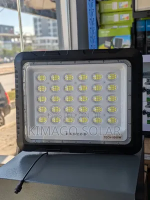 Okoa Bili Za Umeme Kwa Kufunga Solar Floodlight 5000w Kwenye Eneo Lako