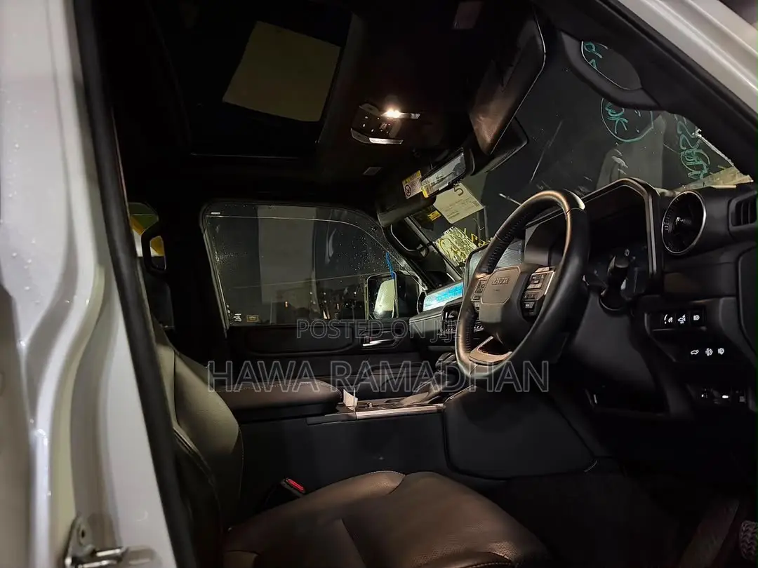Toyota Land Cruiser Prado 2024 White