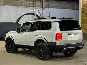 Toyota Land Cruiser Prado 2024 White
