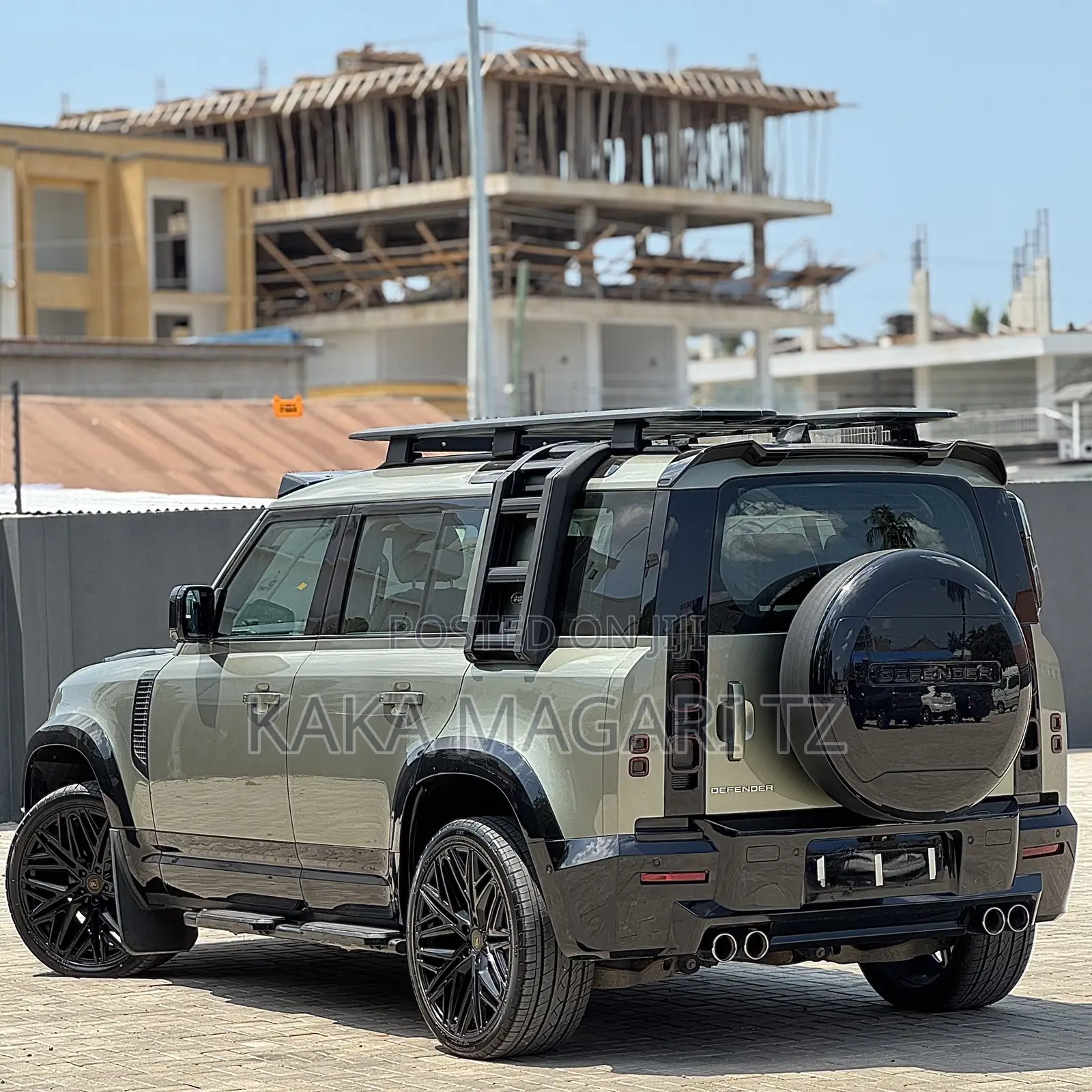 Land Rover Defender 2022 Green