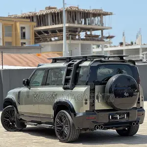 Land Rover Defender 2022 Green