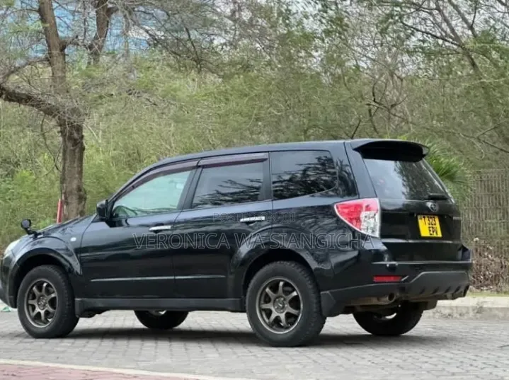Subaru Forester 2010 Black