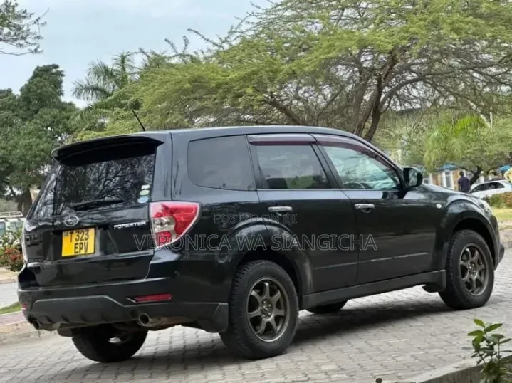 Subaru Forester 2010 Black