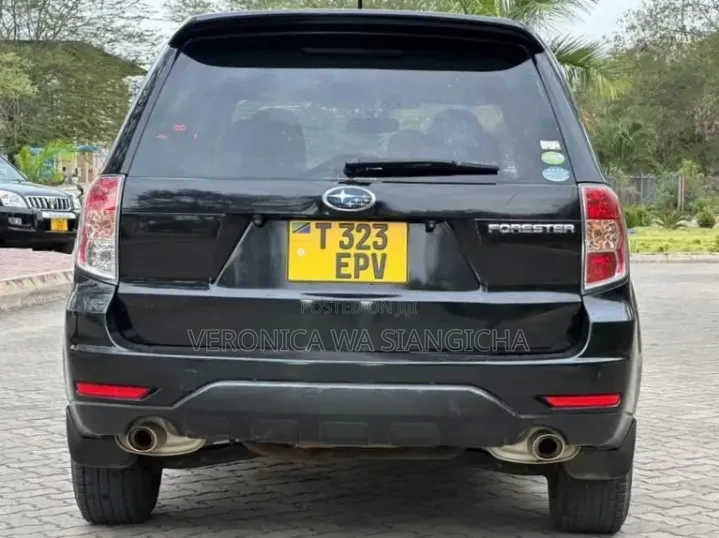 Subaru Forester 2010 Black
