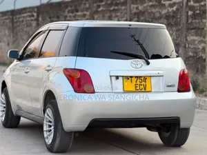 Toyota IST 2005 Silver