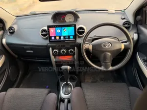 Toyota IST 2004 Silver
