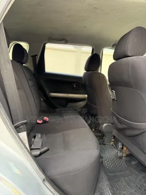 Toyota IST 2004 Silver