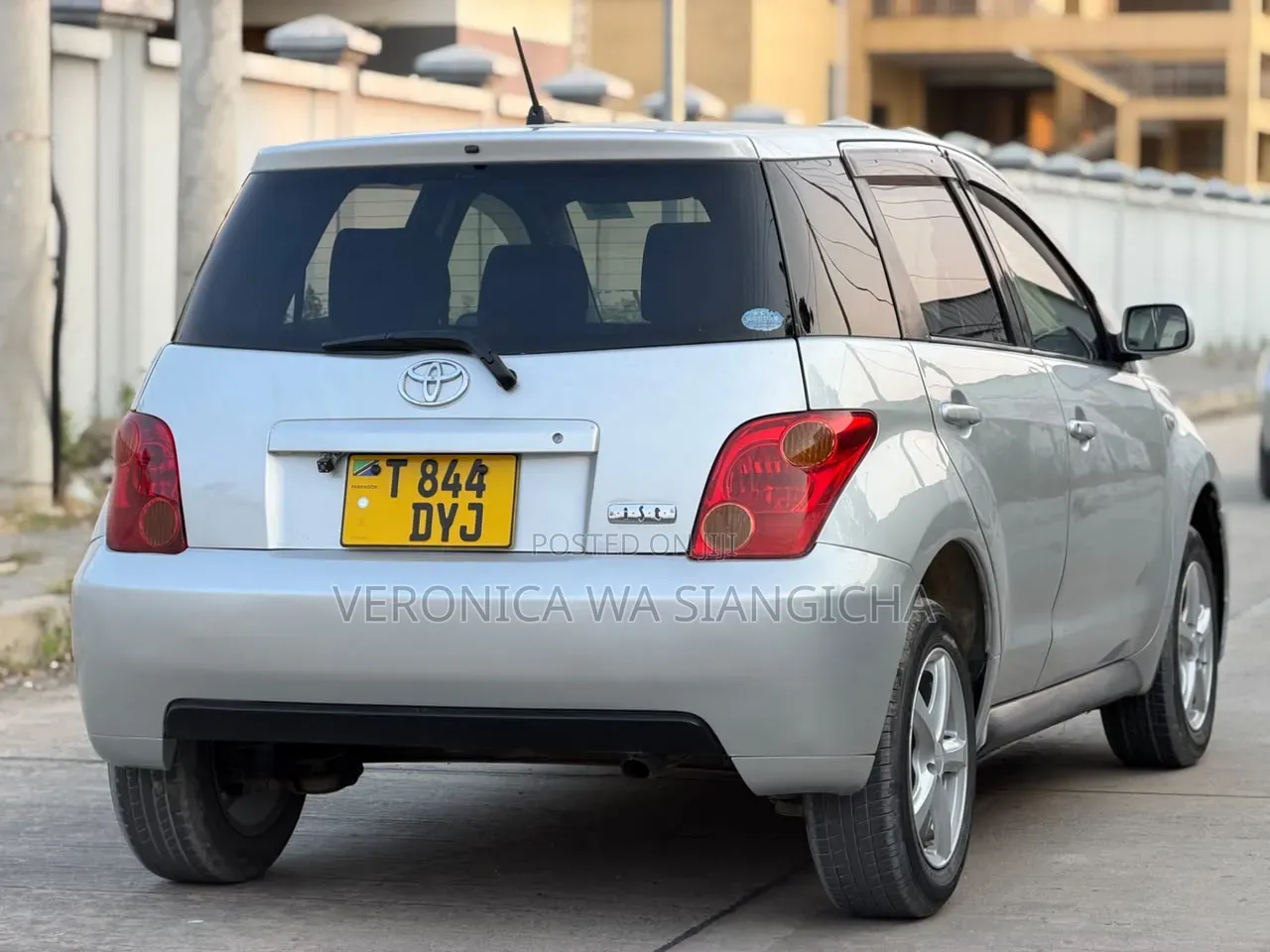 Toyota IST 2004 Silver