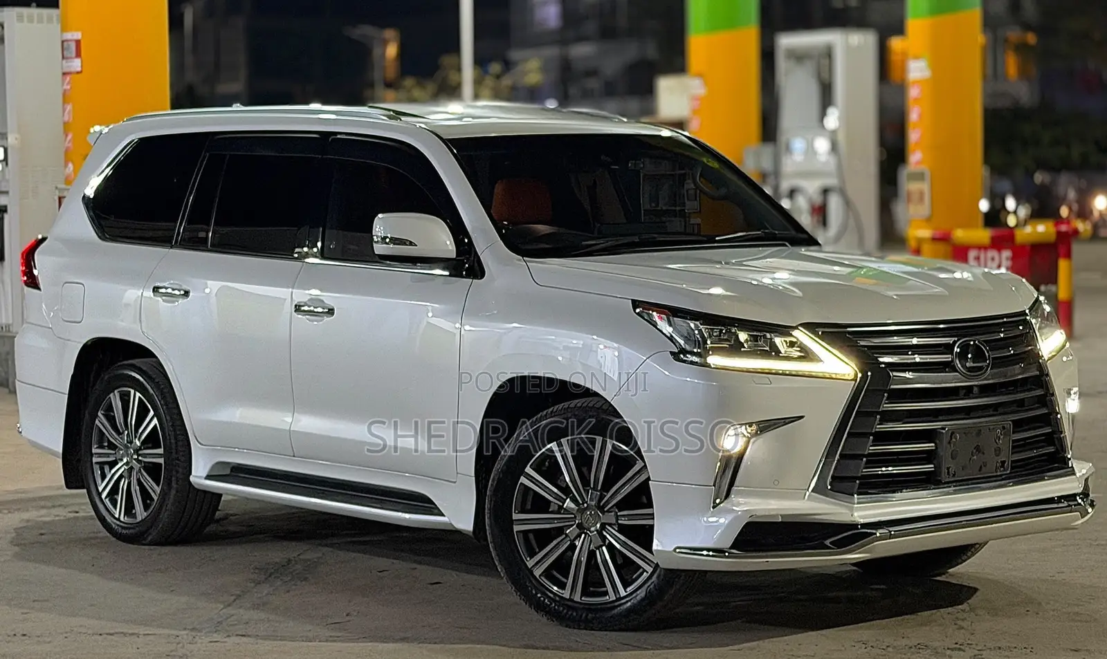 Lexus LX 2017 White