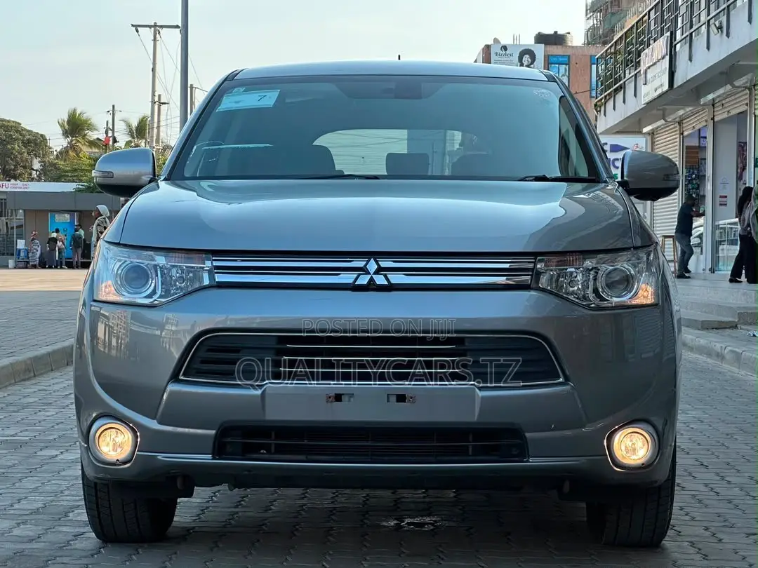 Mitsubishi Outlander 2013 Silver