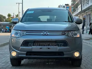 Mitsubishi Outlander 2013 Silver