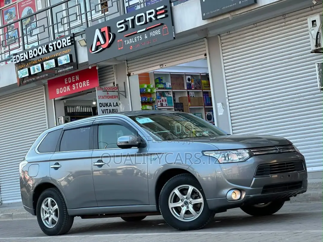 Mitsubishi Outlander 2013 Silver