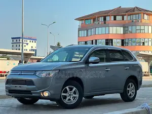 Mitsubishi Outlander 2013 Silver