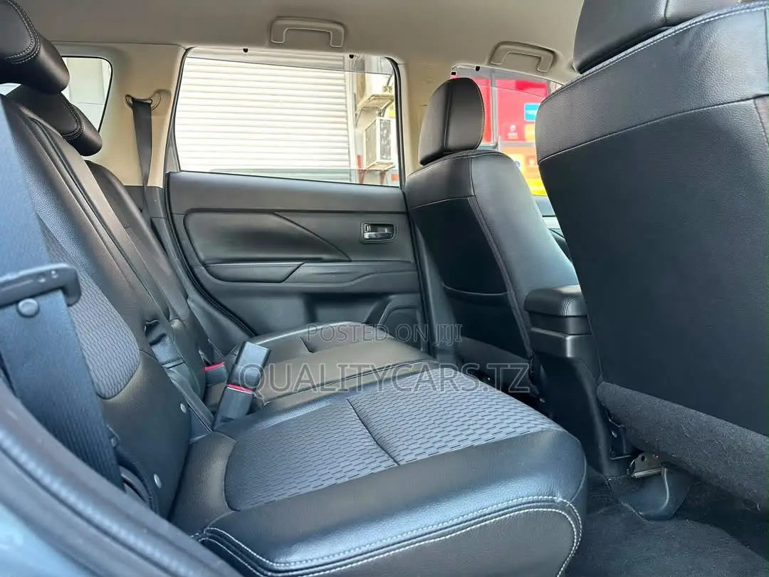 Mitsubishi Outlander 2013 Silver