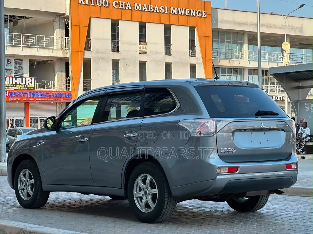 Mitsubishi Outlander 2013 Silver
