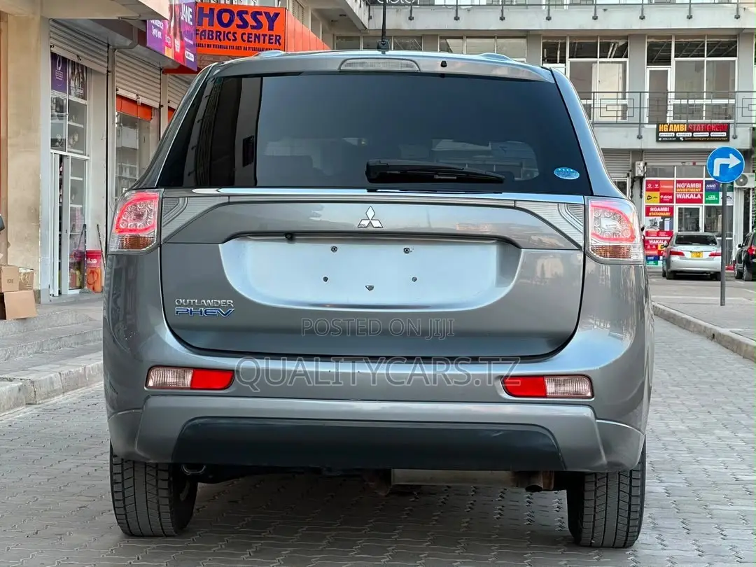 Mitsubishi Outlander 2013 Silver