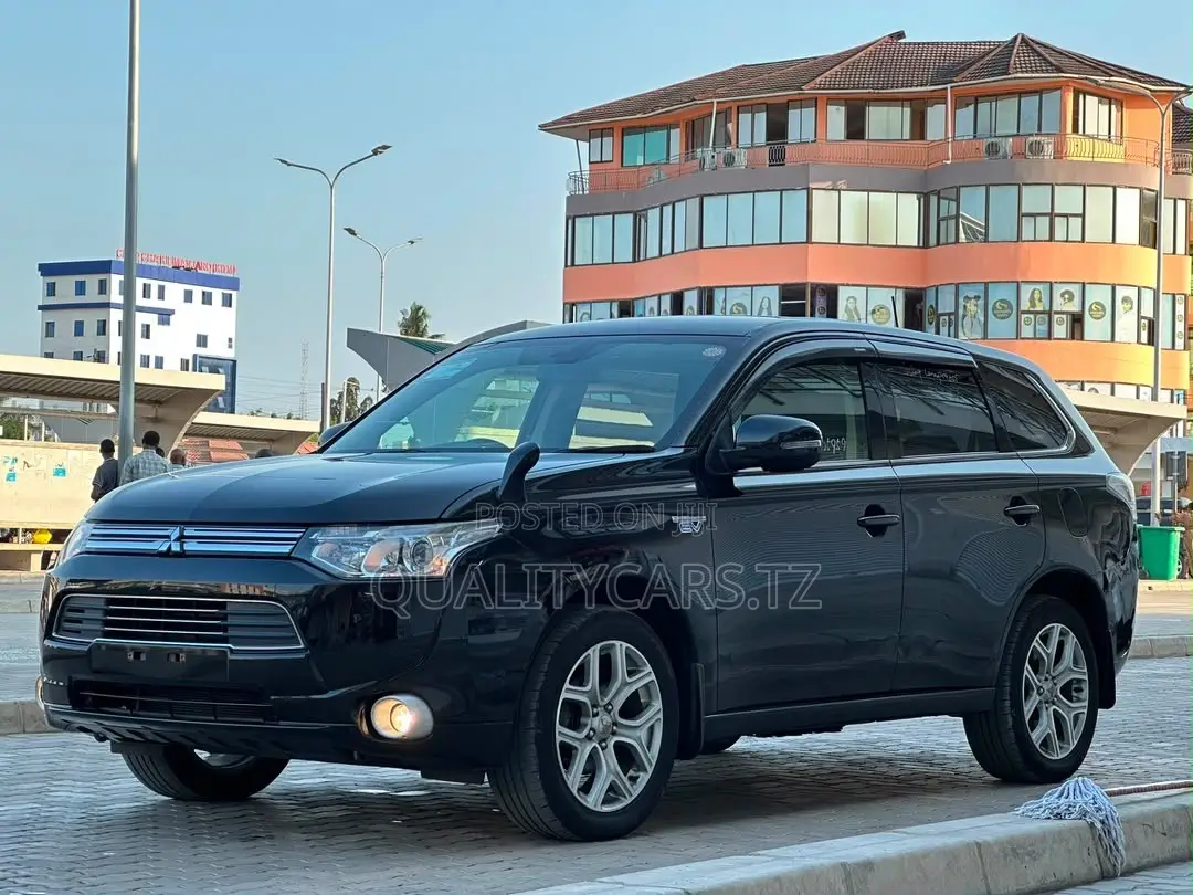Mitsubishi Outlander 2013 Black