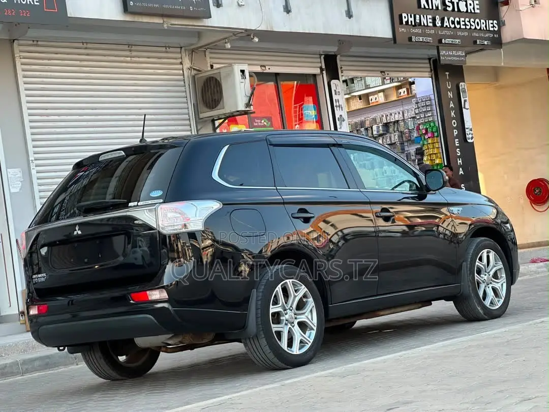 Mitsubishi Outlander 2013 Black