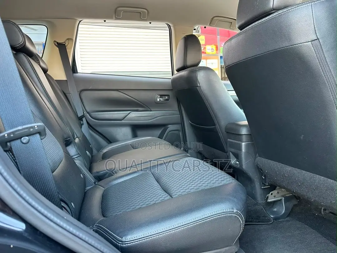 Mitsubishi Outlander 2013 Black