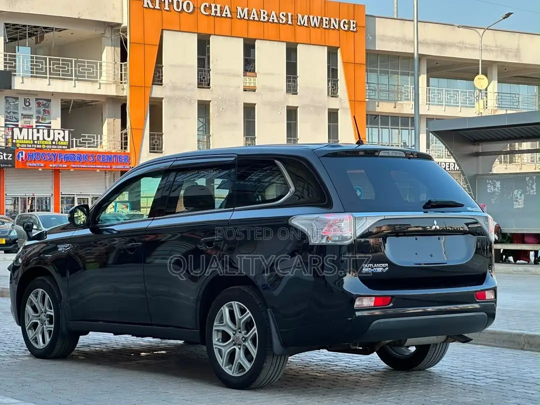 Mitsubishi Outlander 2013 Black