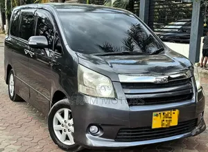 Toyota Noah 2008 Gray