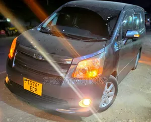 Toyota Noah 2008 Gray