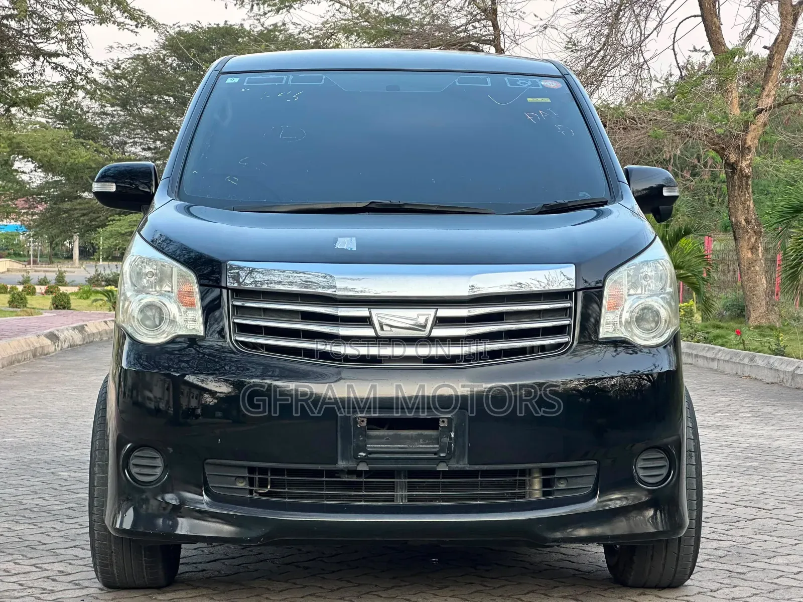Toyota Noah 2011 Black